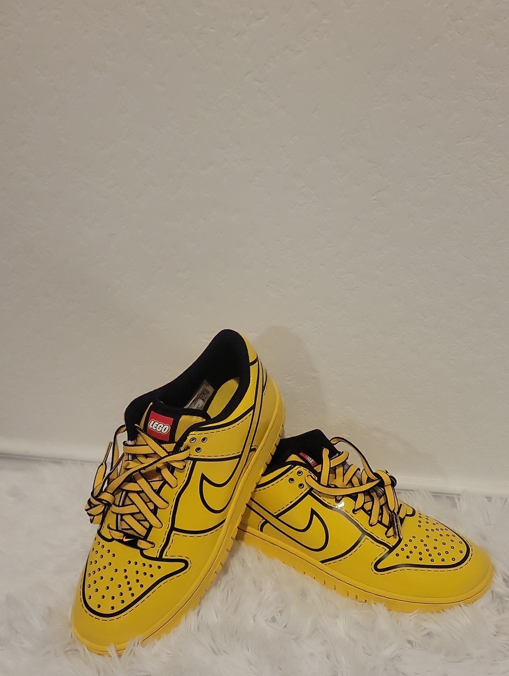 Nike Women's Yellow and Black Low-Top Sneakers